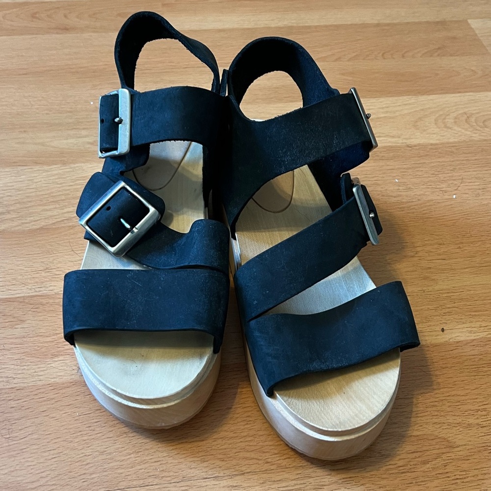 Bryr Jesse Sandal - size 7